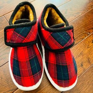 Brand New Warm Winter Boots, size 5